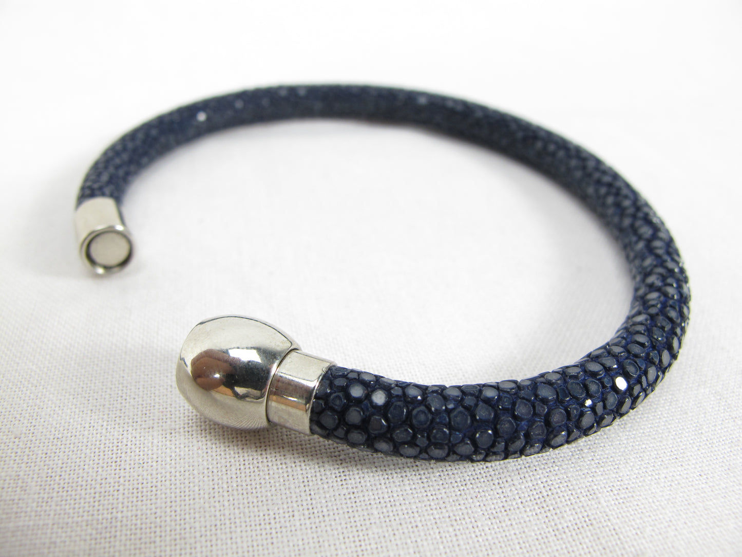 Genuine Polished Stingray Skin Leather Magnetic Bracelet