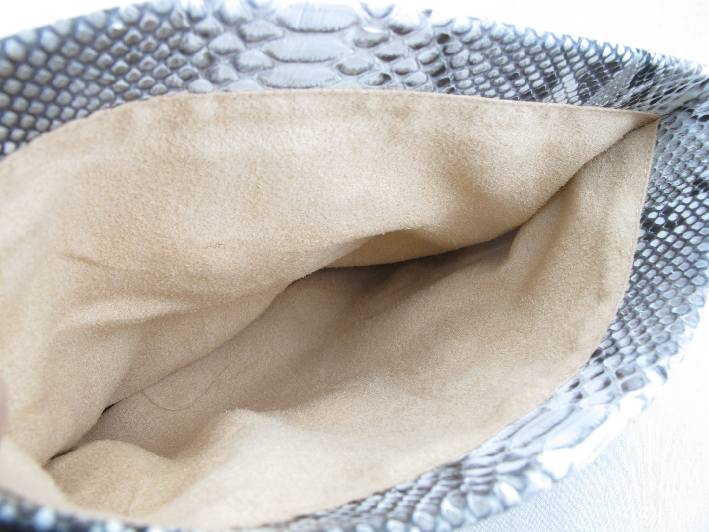 PELGIO Genuine Python Skin Leather Magnetic Fold Clutch Bag Purse