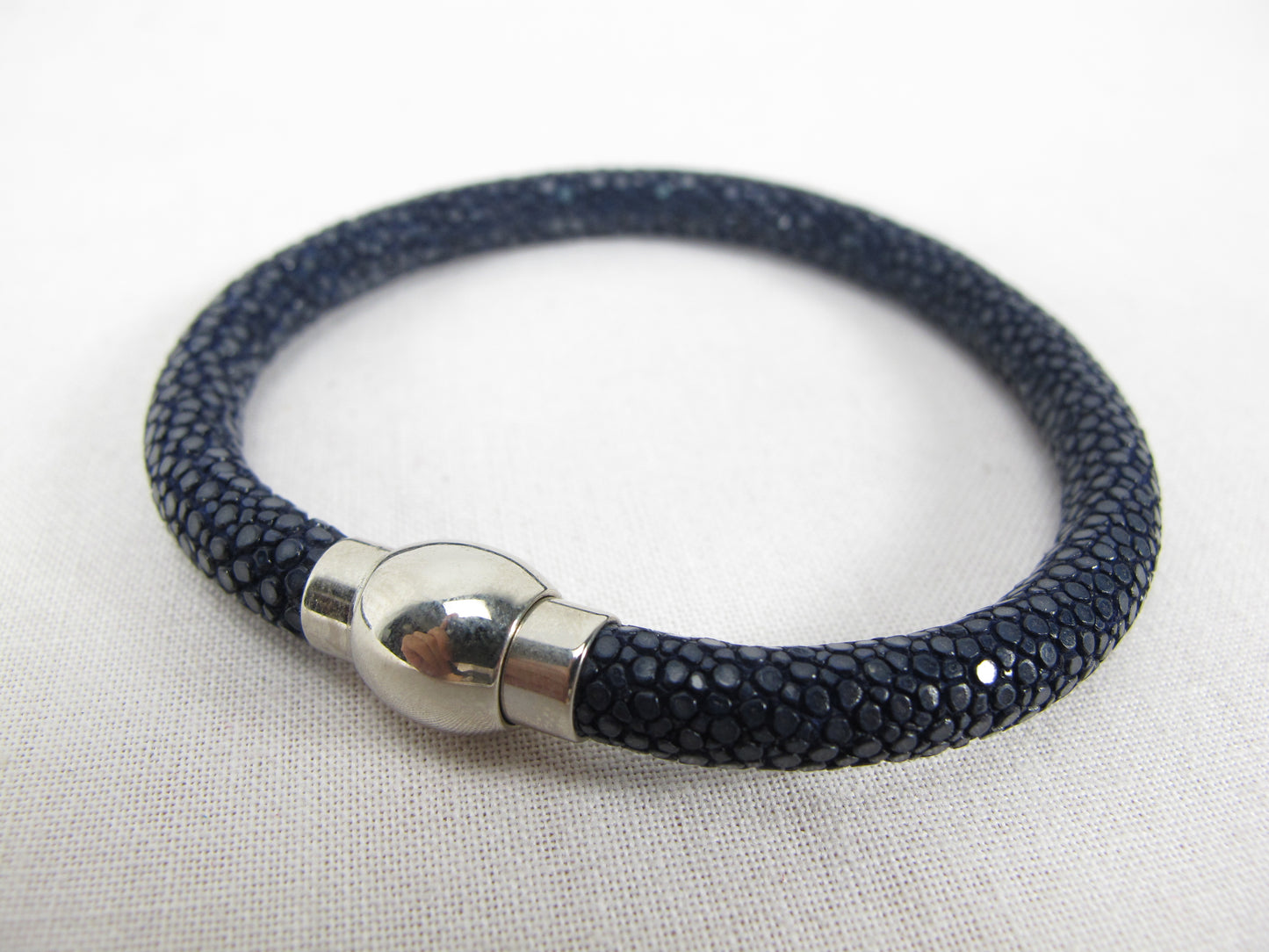 Genuine Polished Stingray Skin Leather Magnetic Bracelet