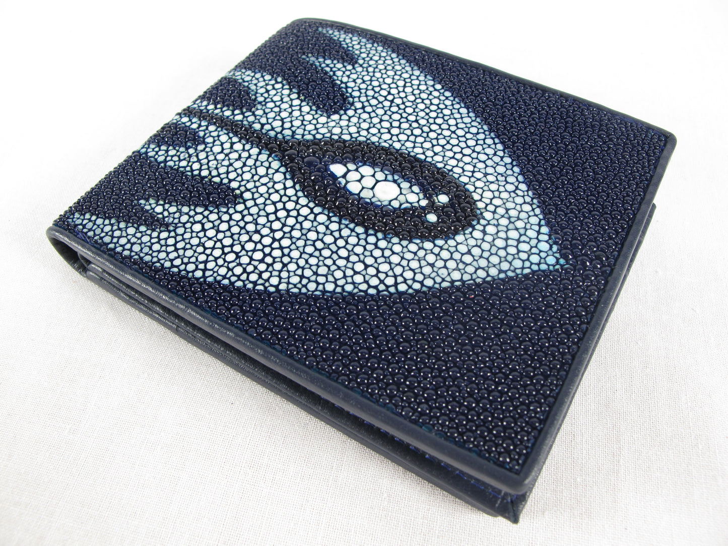 Genuine Stingray Skin Leather Bifold Wallet with Stingray Painted