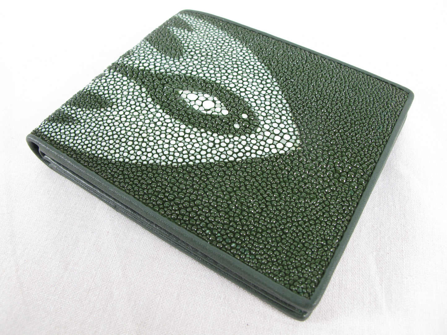 Genuine Stingray Skin Leather Bifold Wallet with Stingray Painted